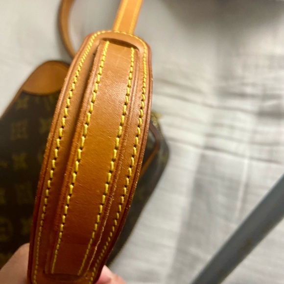 LOUIS VUITTON TROCADERO BAG 23 - Picture 12 of 16